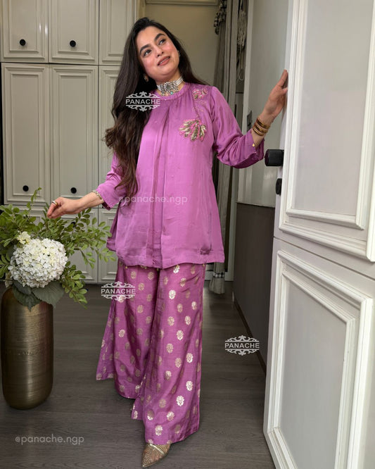 Lavnyaa Banarasi set