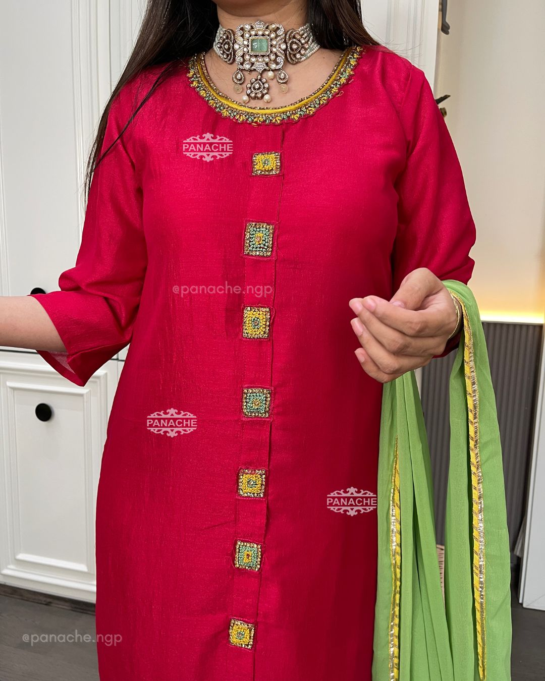 Leheriyan suit set
