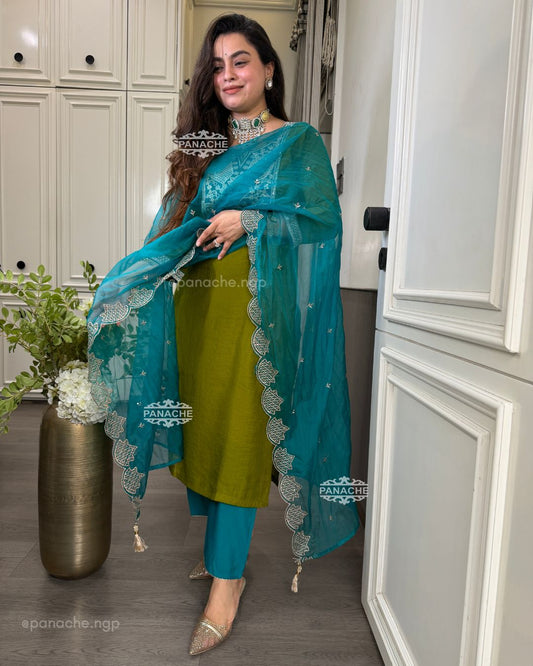 Appliqué contrast suit set