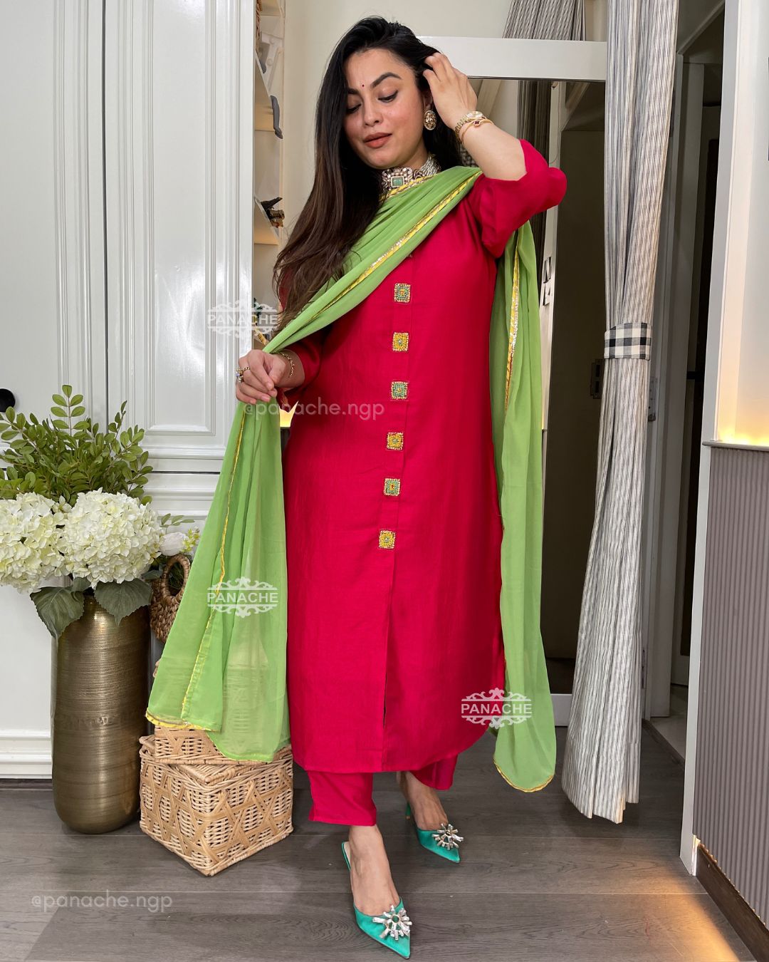 Leheriyan suit set