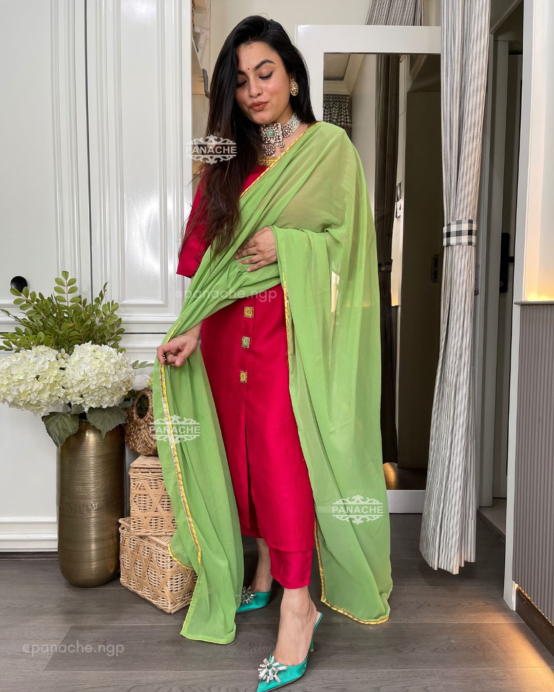 Leheriyan suit set