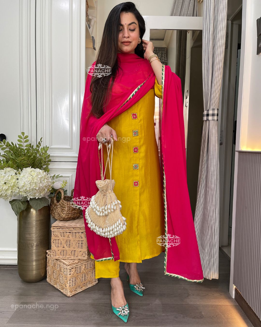 Leheriyan suit set