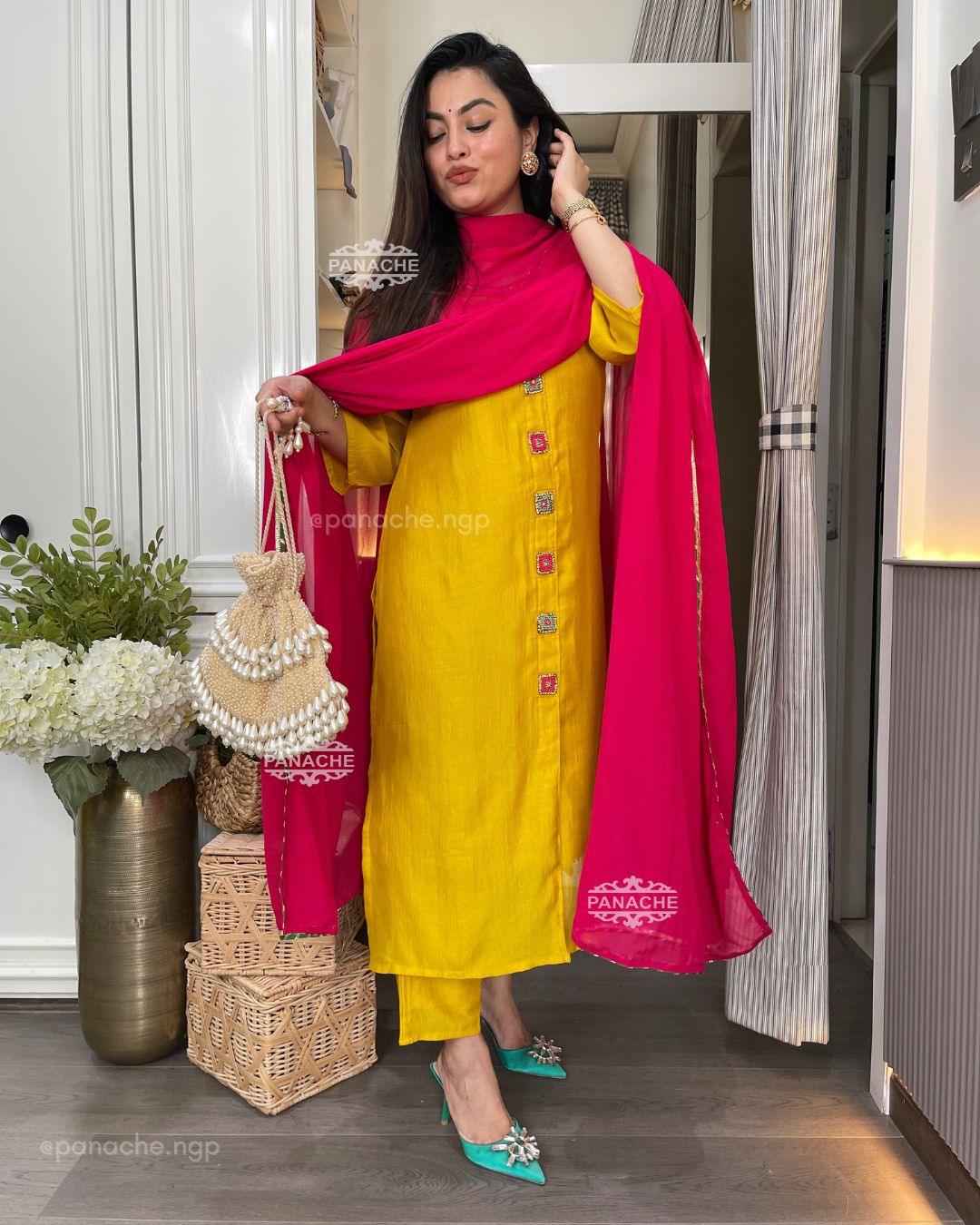 Leheriyan suit set