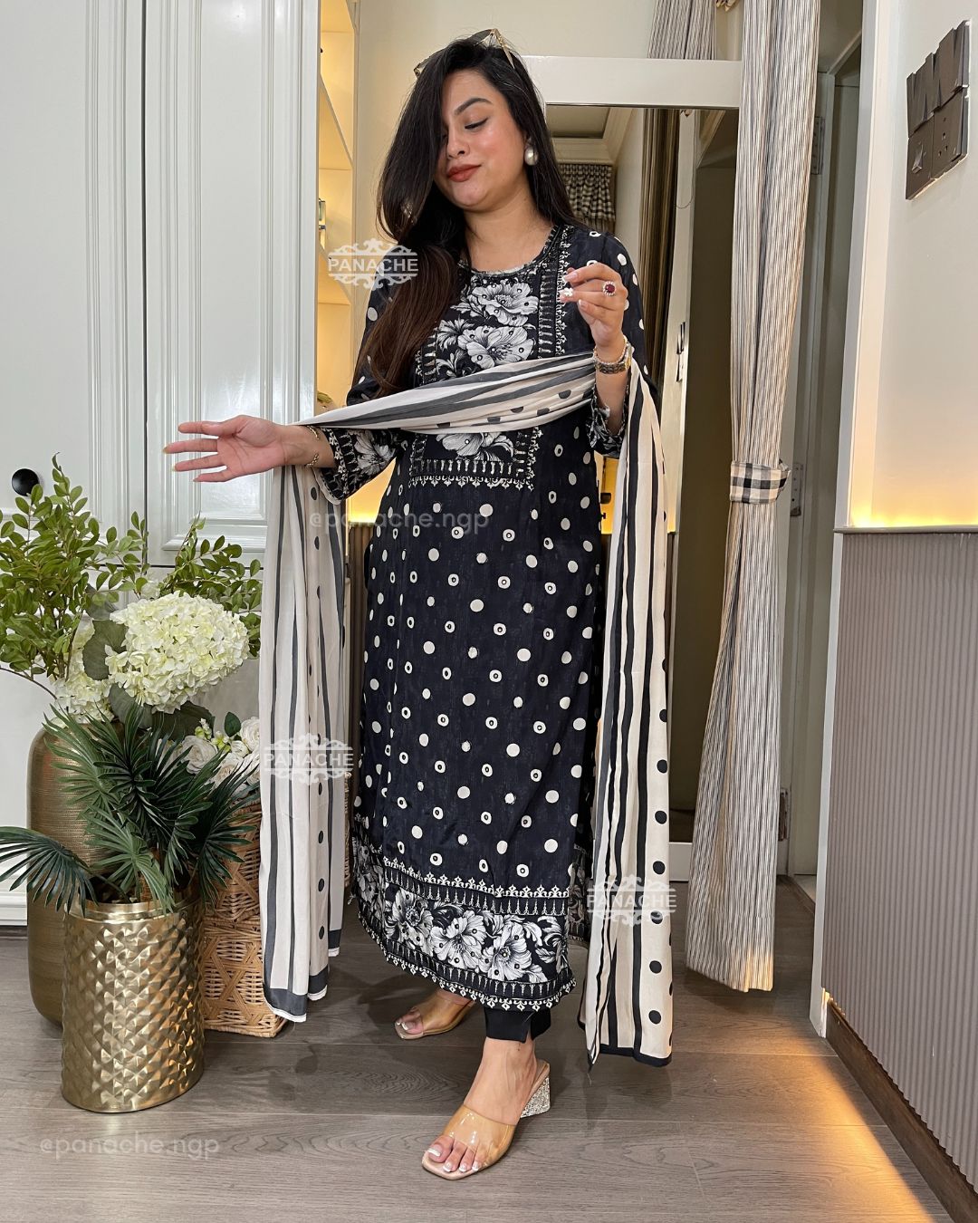 Monochrome polka set