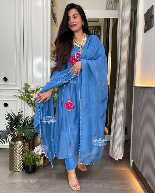 Appliqué floral blue set