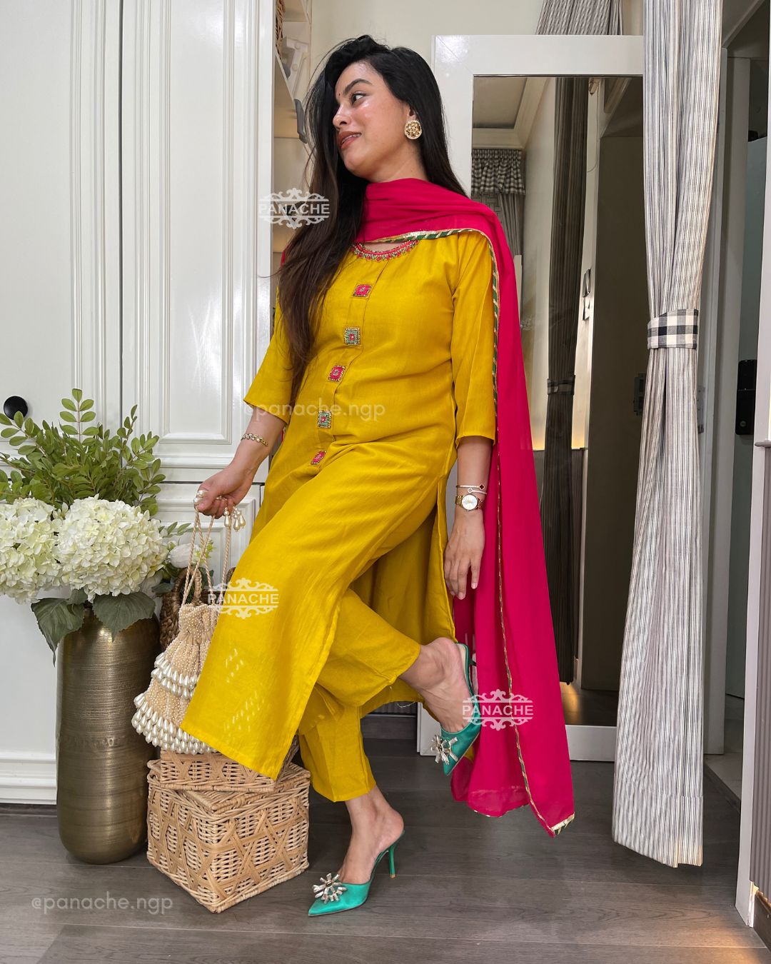Leheriyan suit set