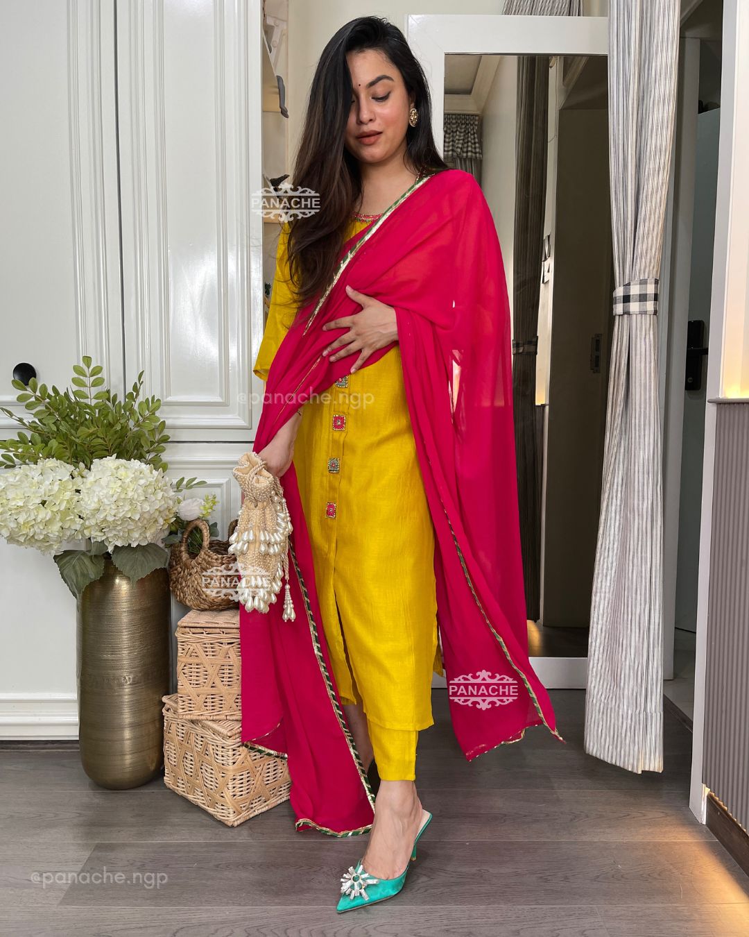 Leheriyan suit set