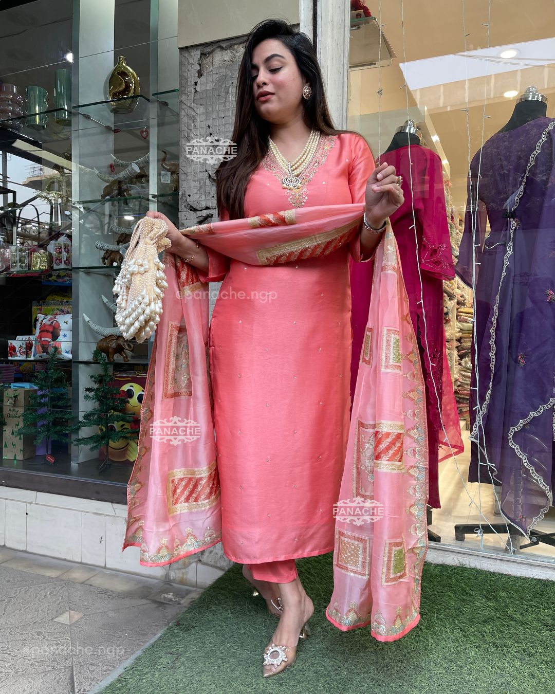 Coral hues set