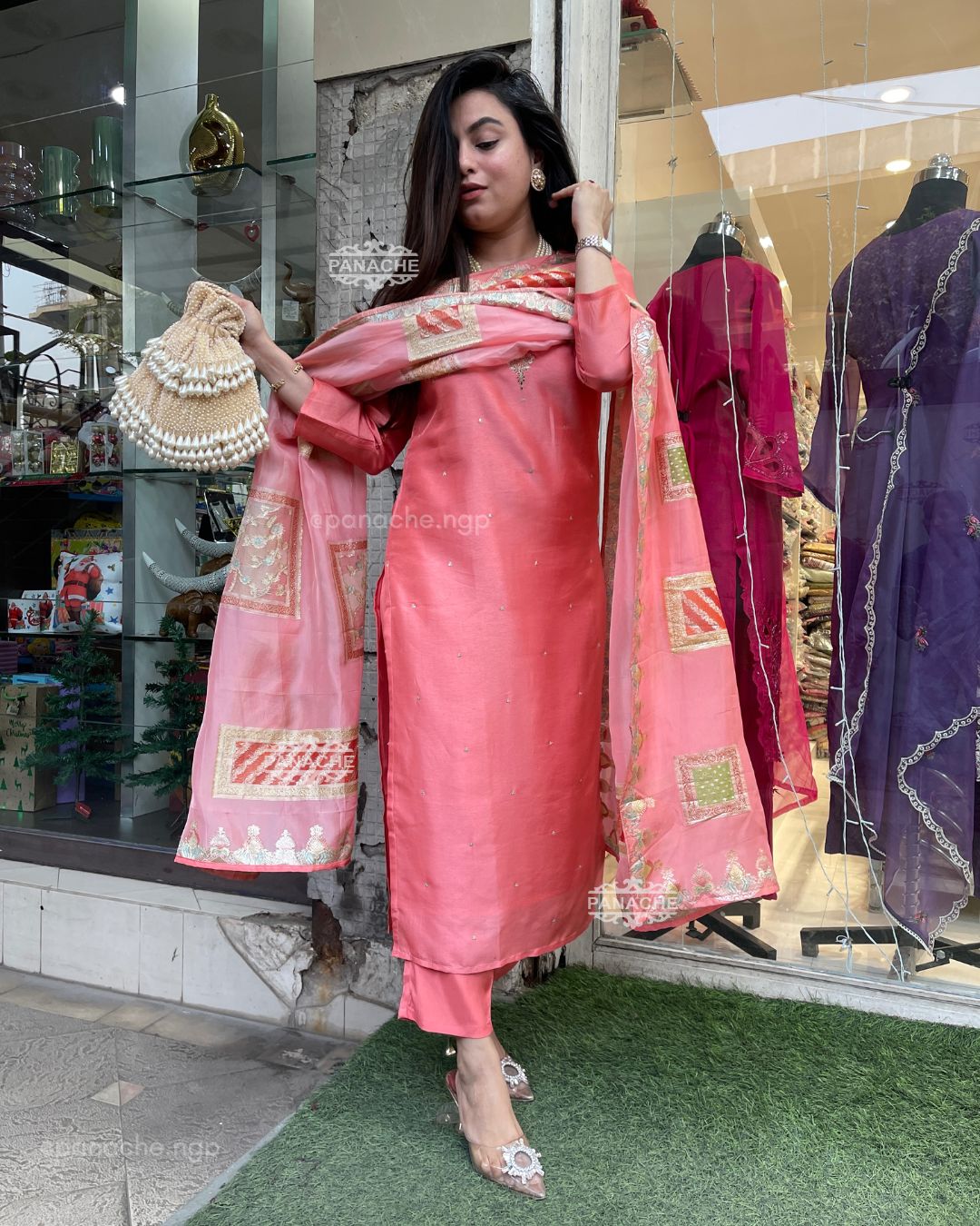 Coral hues set