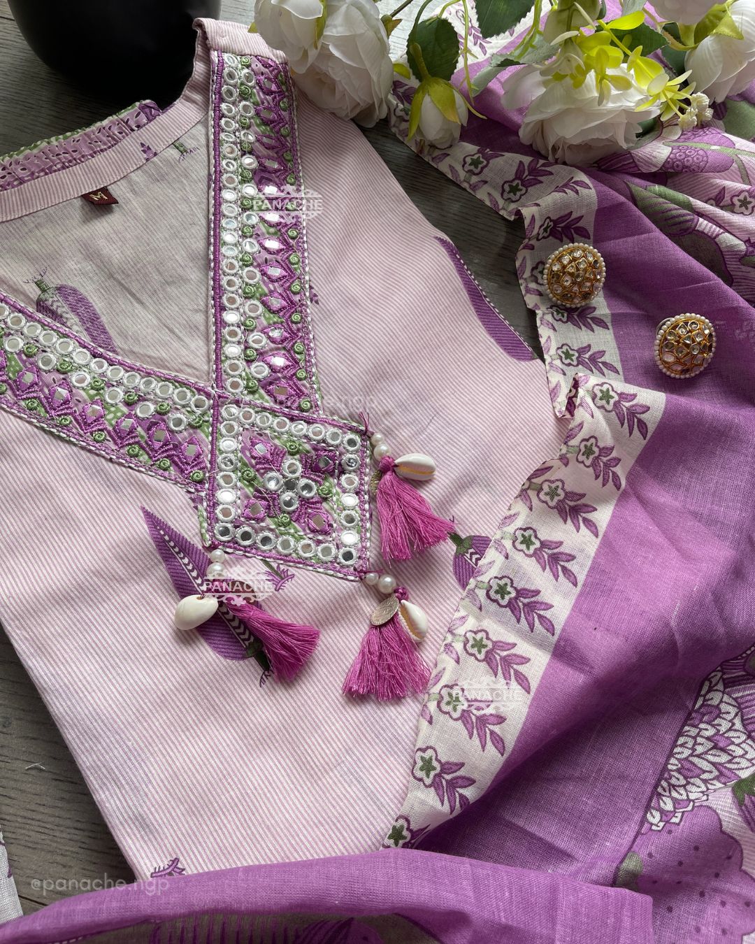 Print on print cotton set with shells and threads v neckline