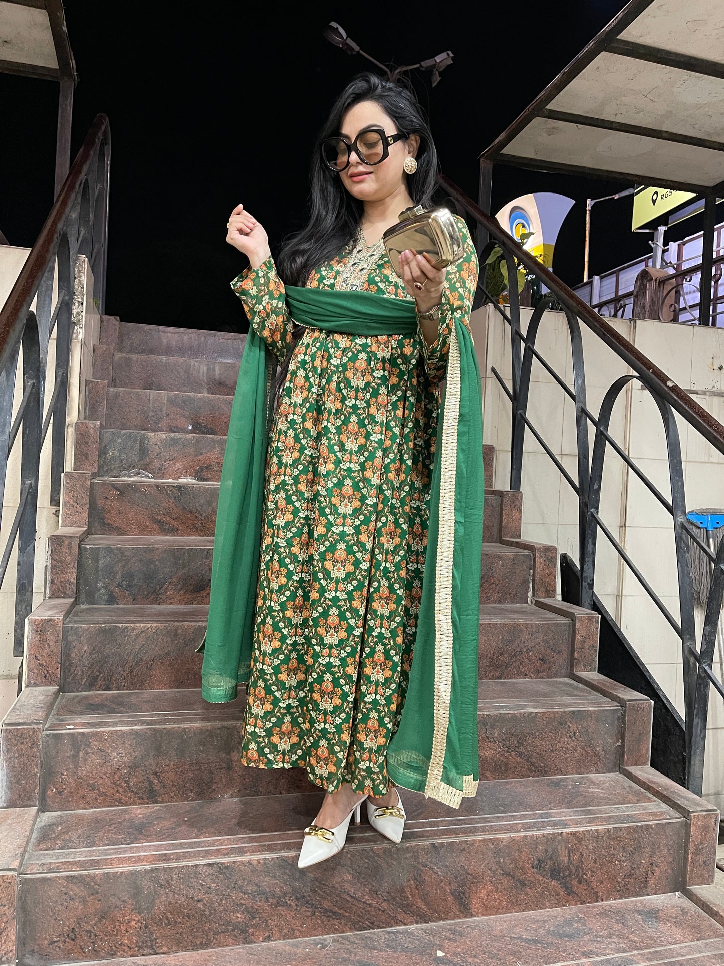 Floral chinnon Nyra Special