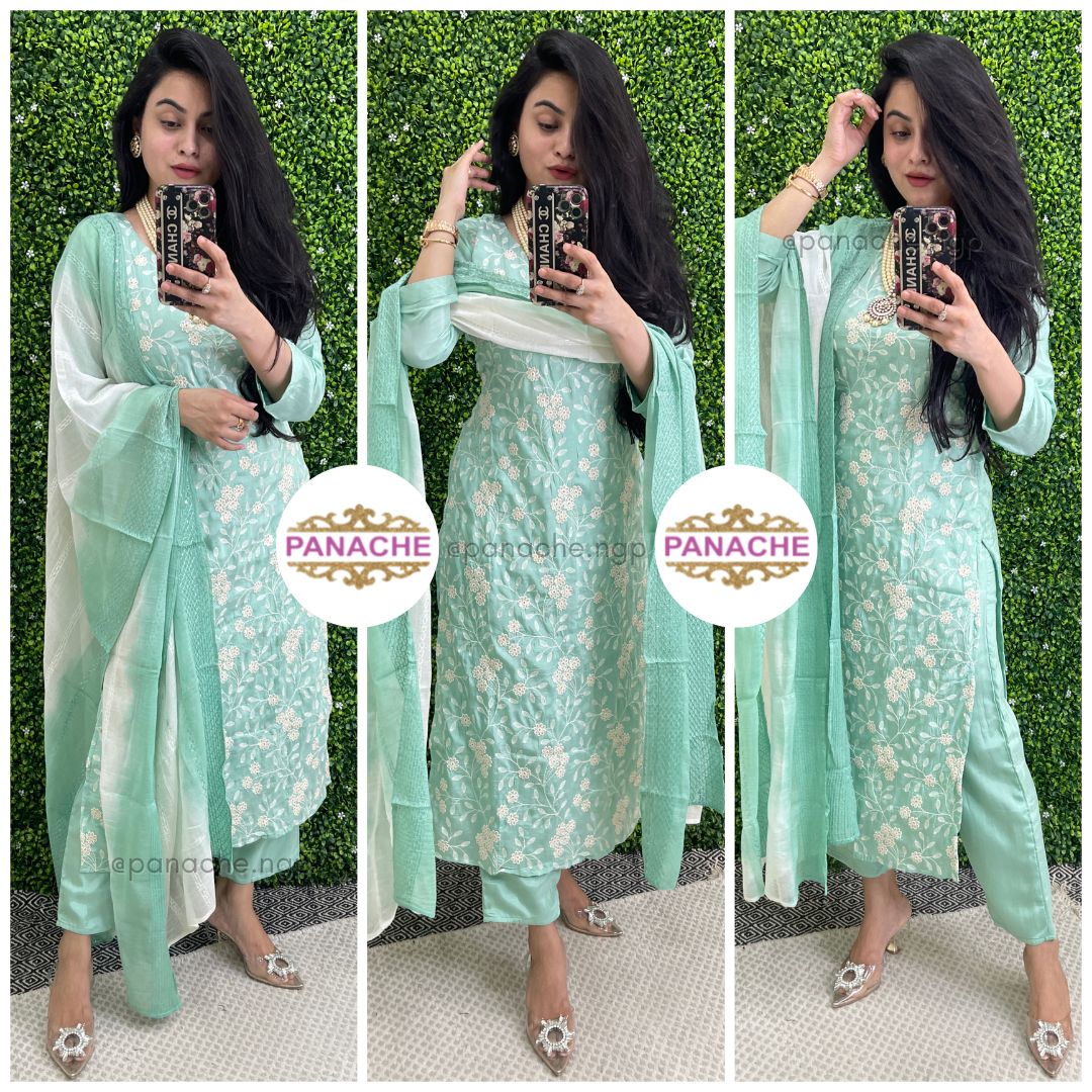 Embroidered kurta with lovely floral detailing