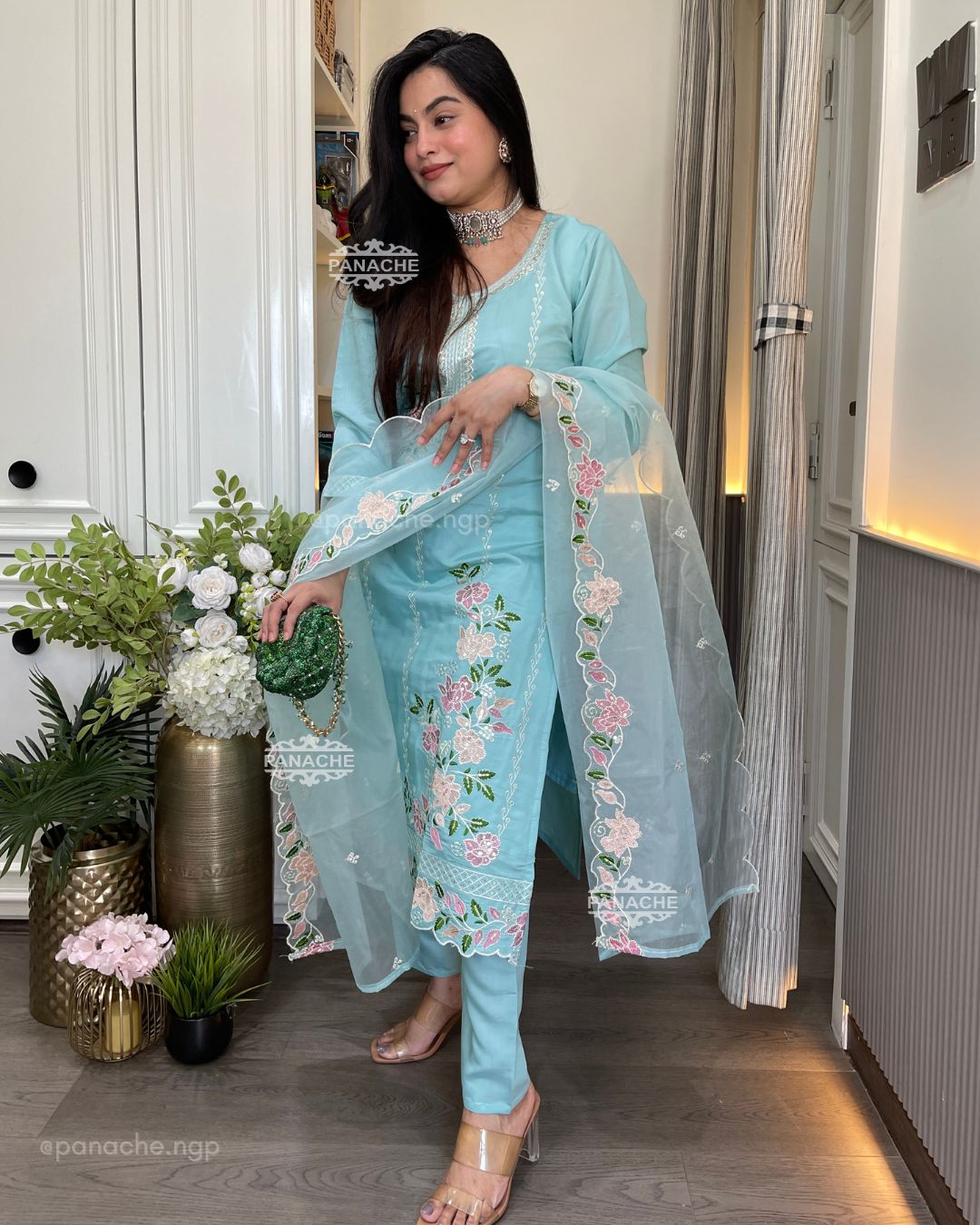 Pastel floral garden set