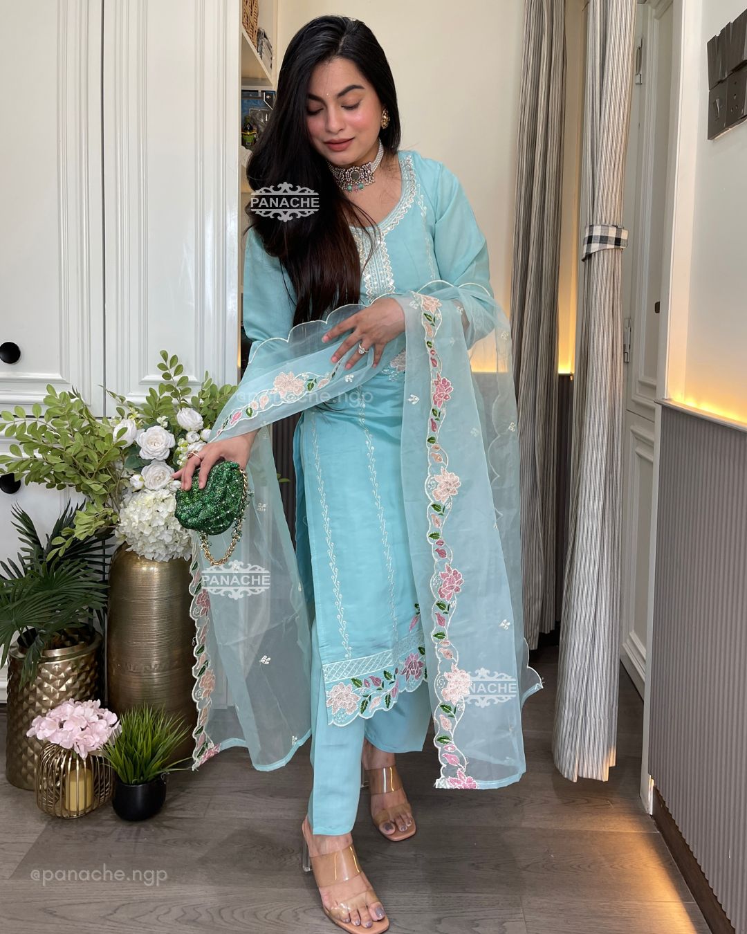 Pastel floral garden set