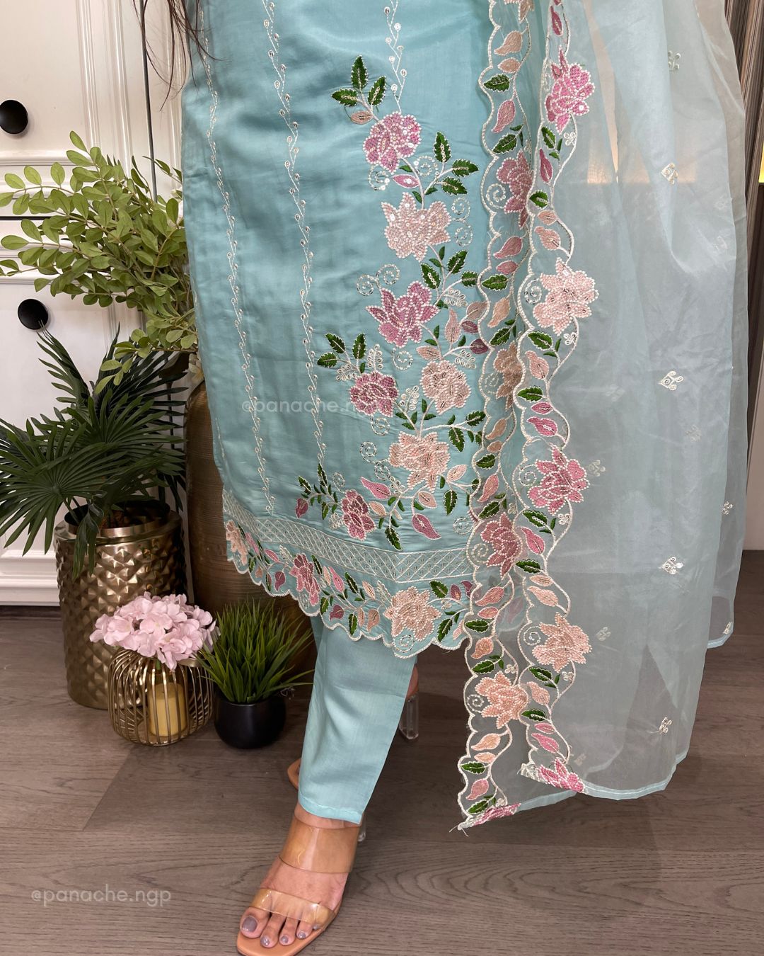 Pastel floral garden set