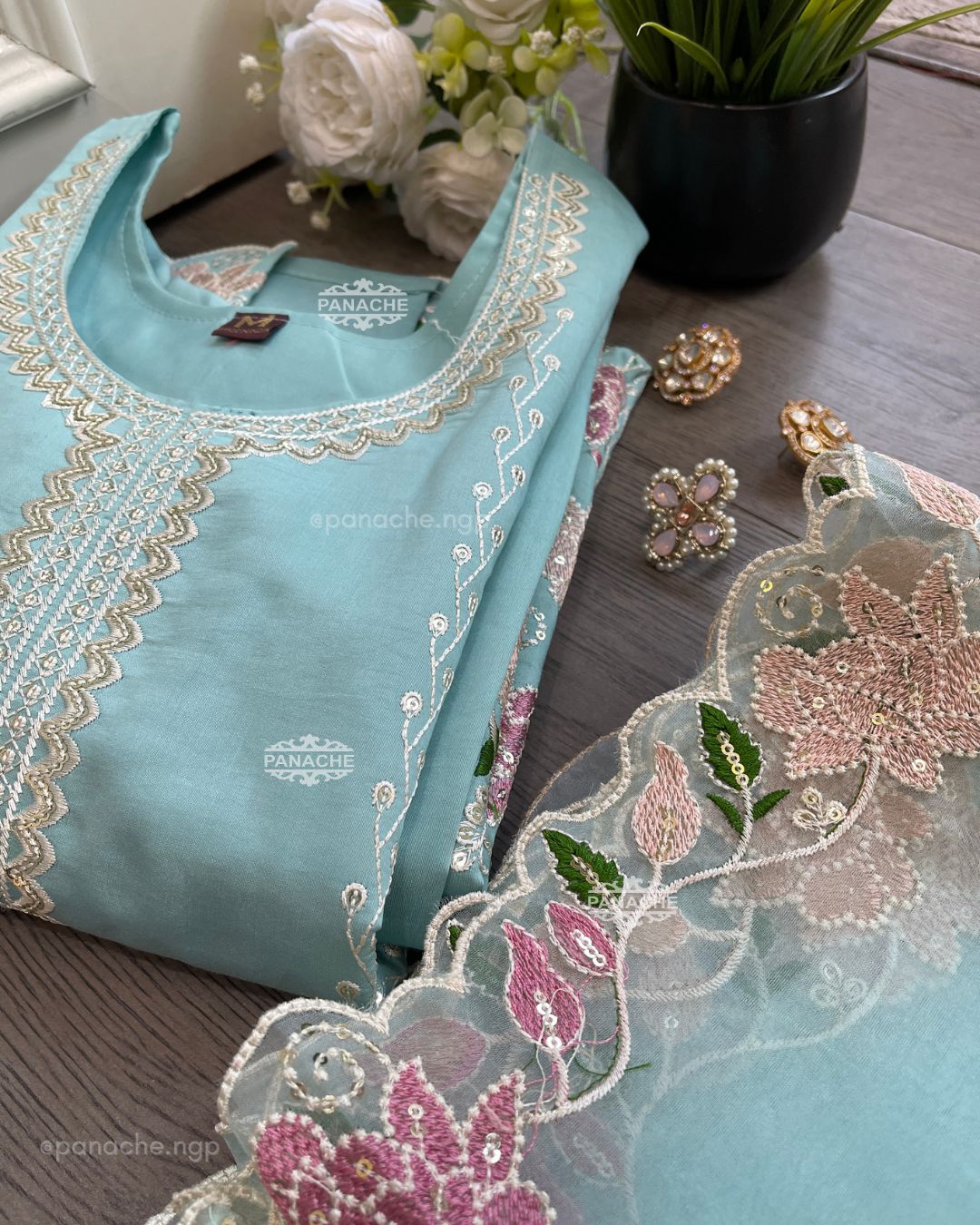 Pastel floral garden set