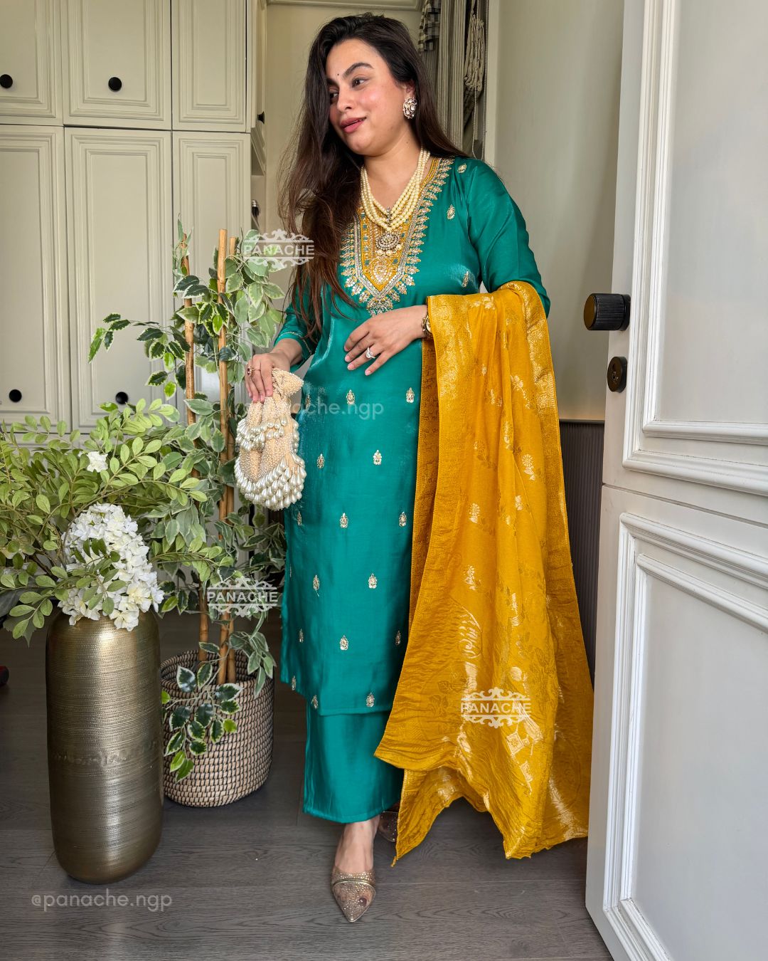Heavy budget partywear set