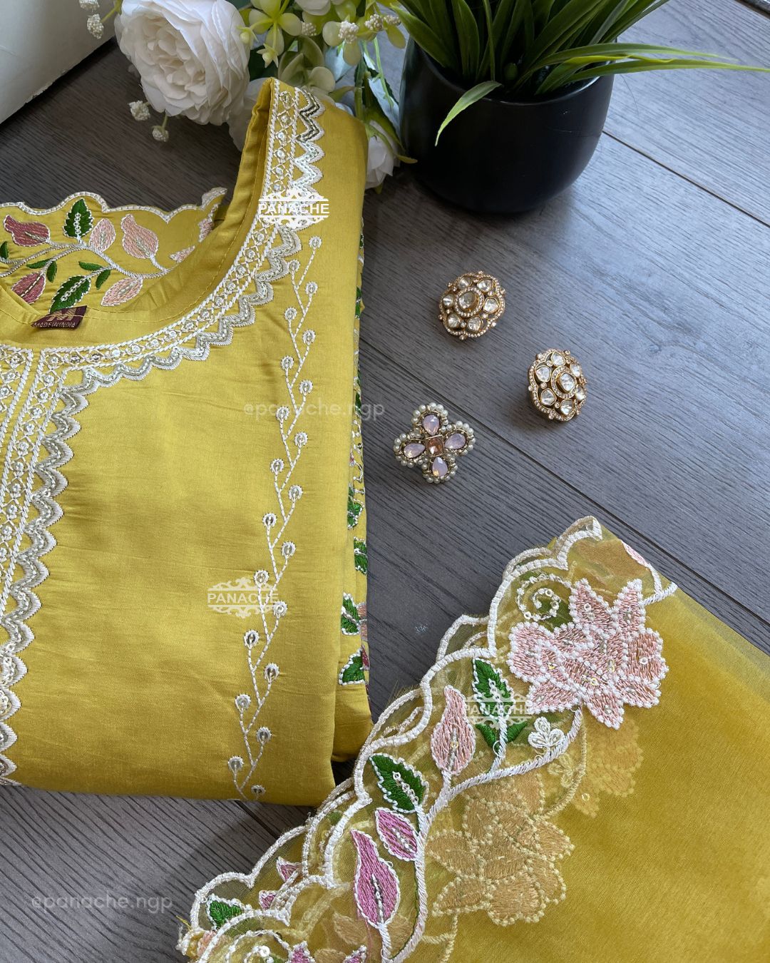 Pastel floral garden set