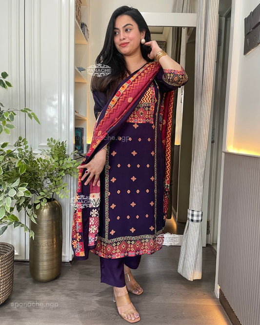 Patola semi formal set