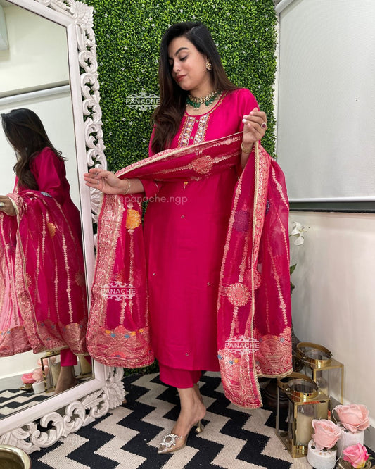 Pink tissue partywear