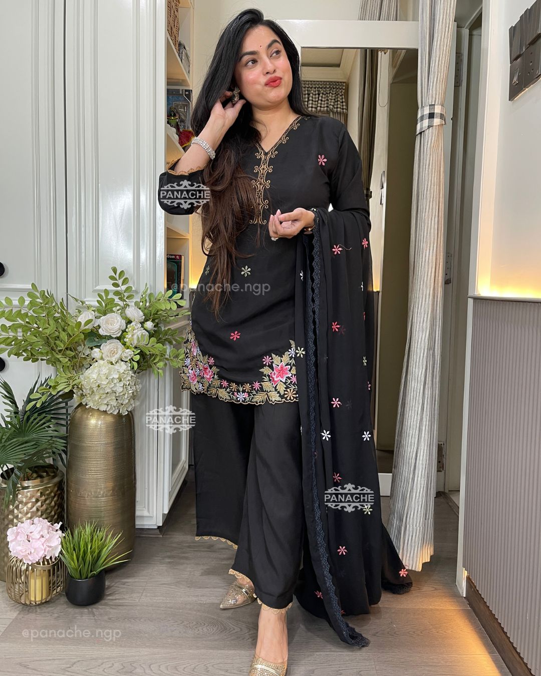 Monochrome twist suit set