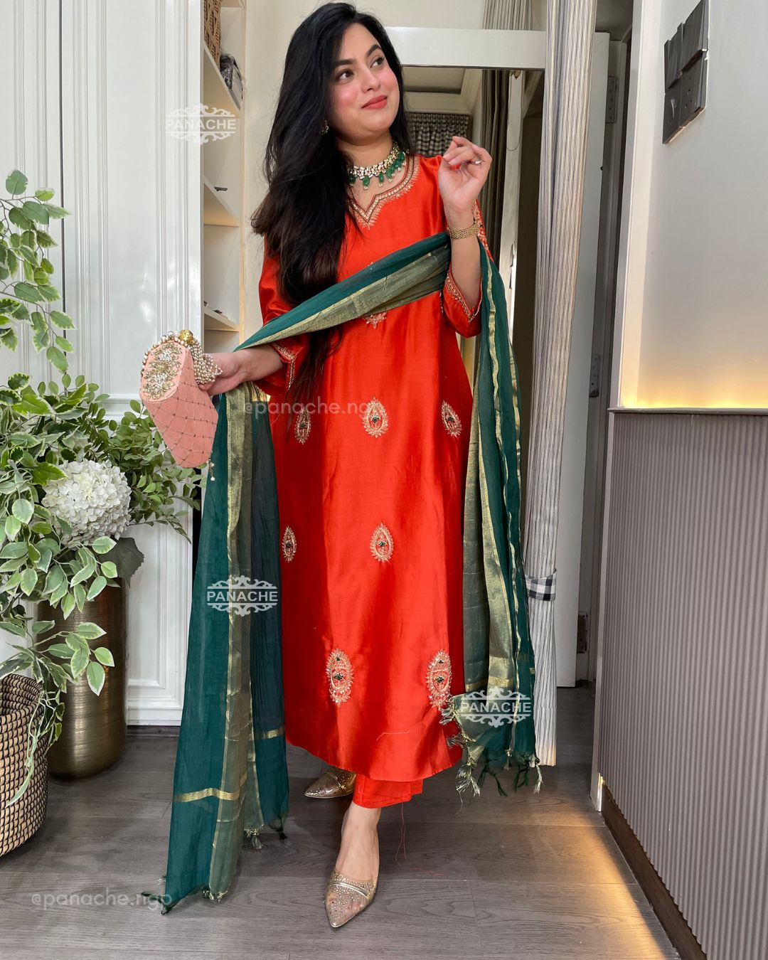 Rani Maheshwari set