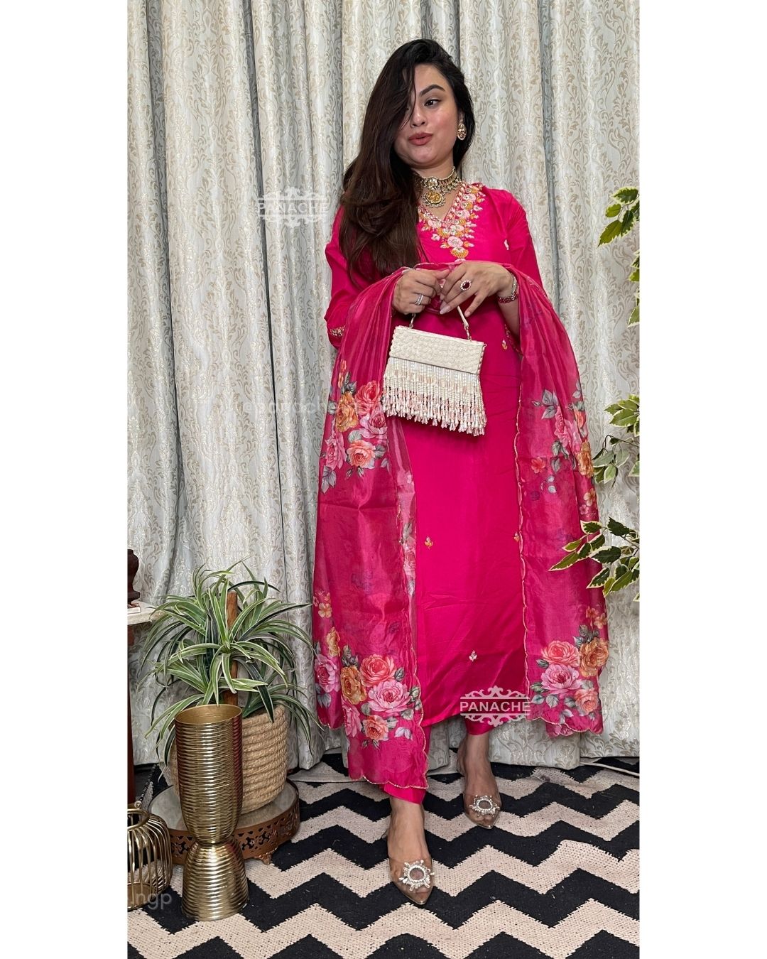 A Noori fuschia set