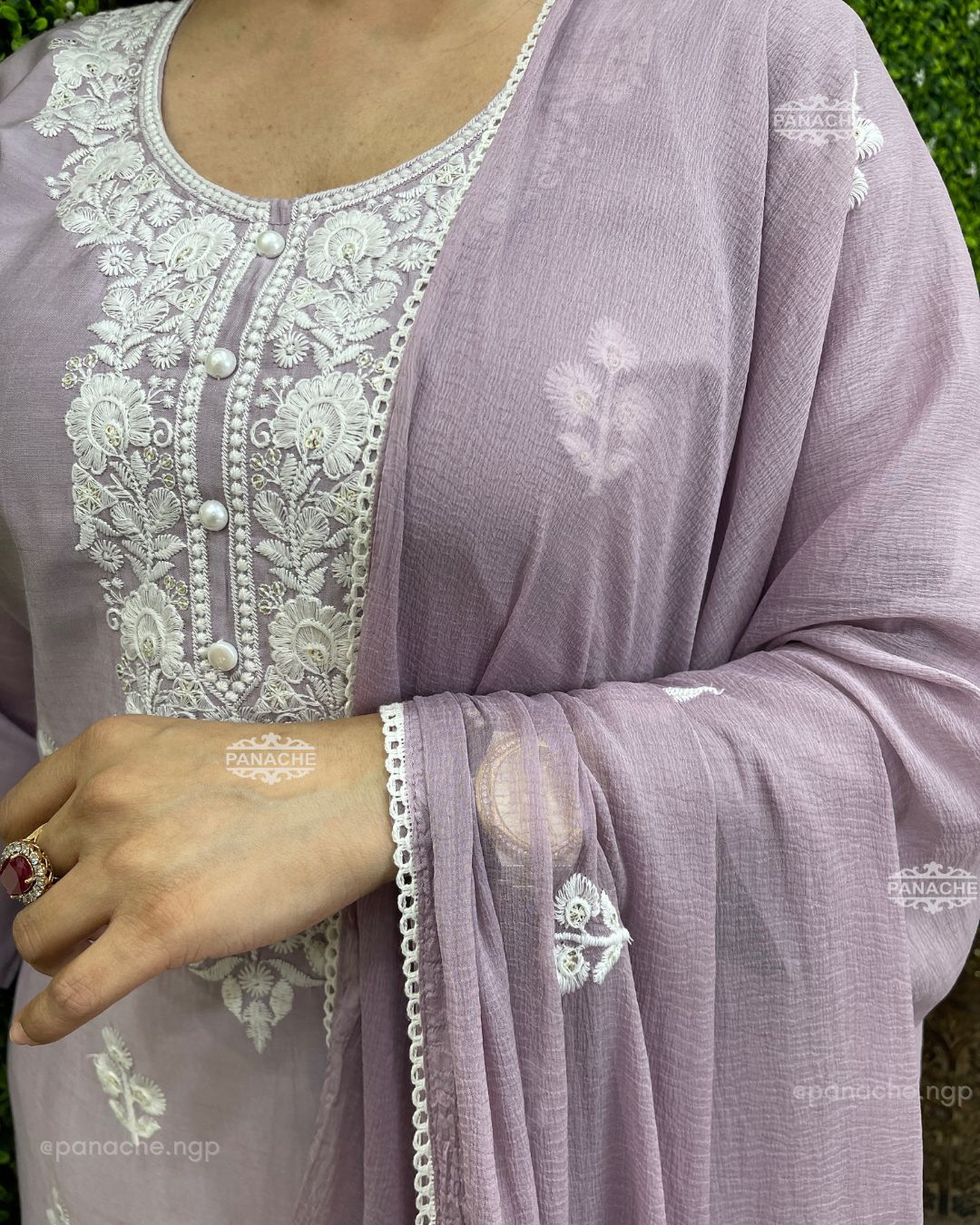 Lakhnavi in lilac