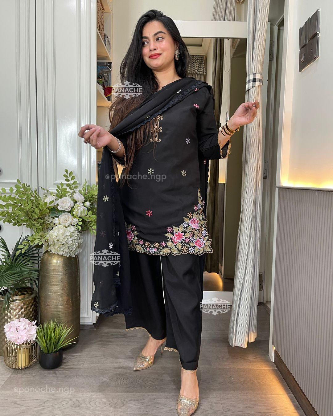 Monochrome twist suit set