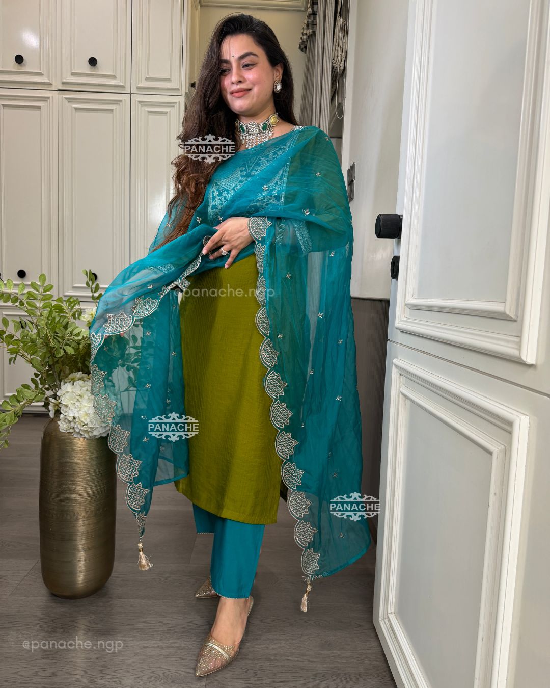 Appliqué contrast suit set