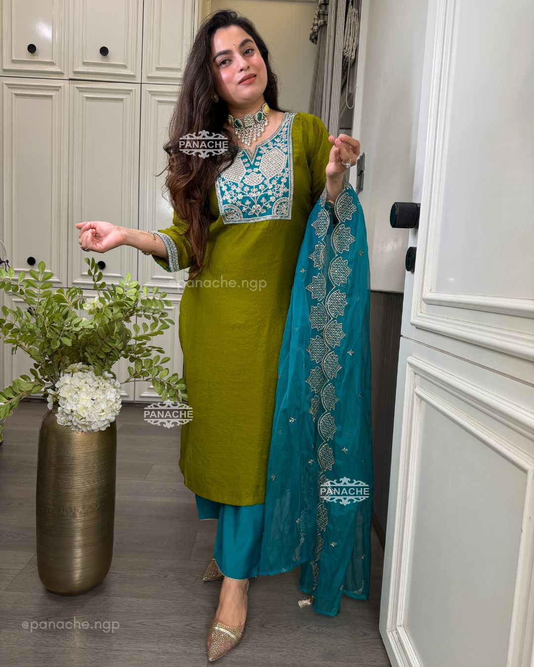 Appliqué contrast suit set