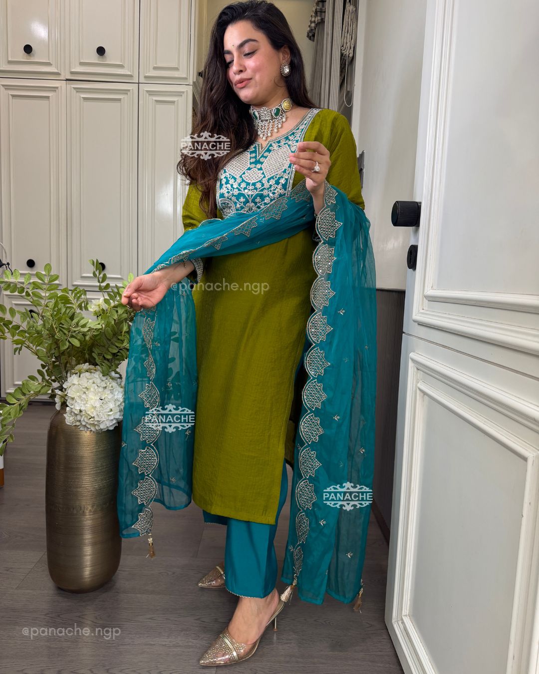 Appliqué contrast suit set