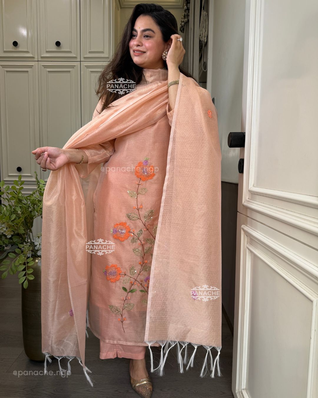 Aabroo katha suit set