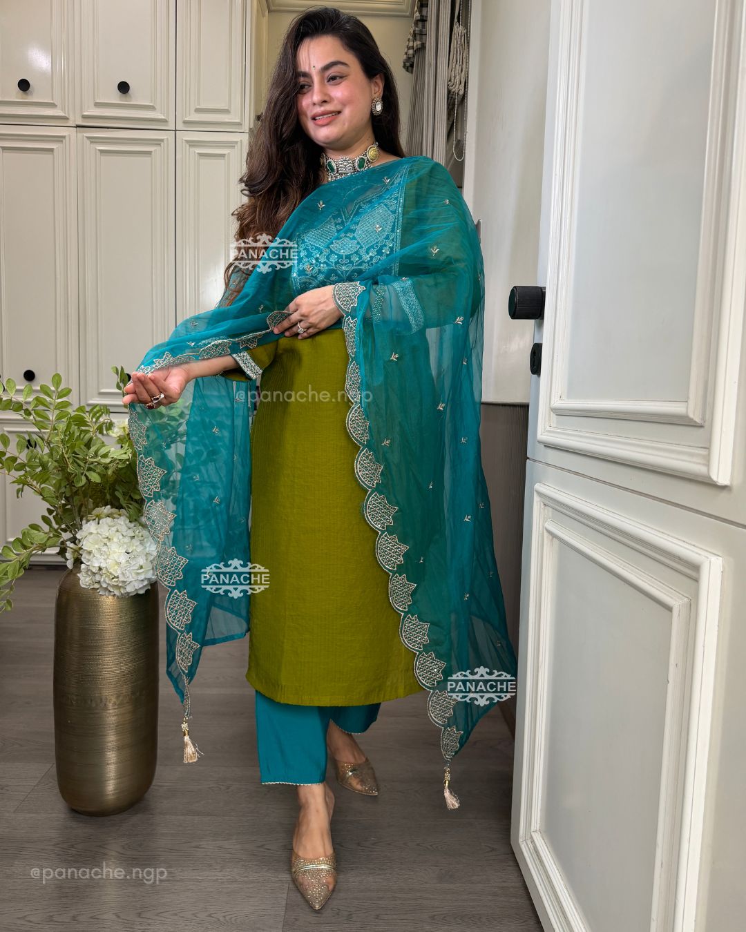 Appliqué contrast suit set