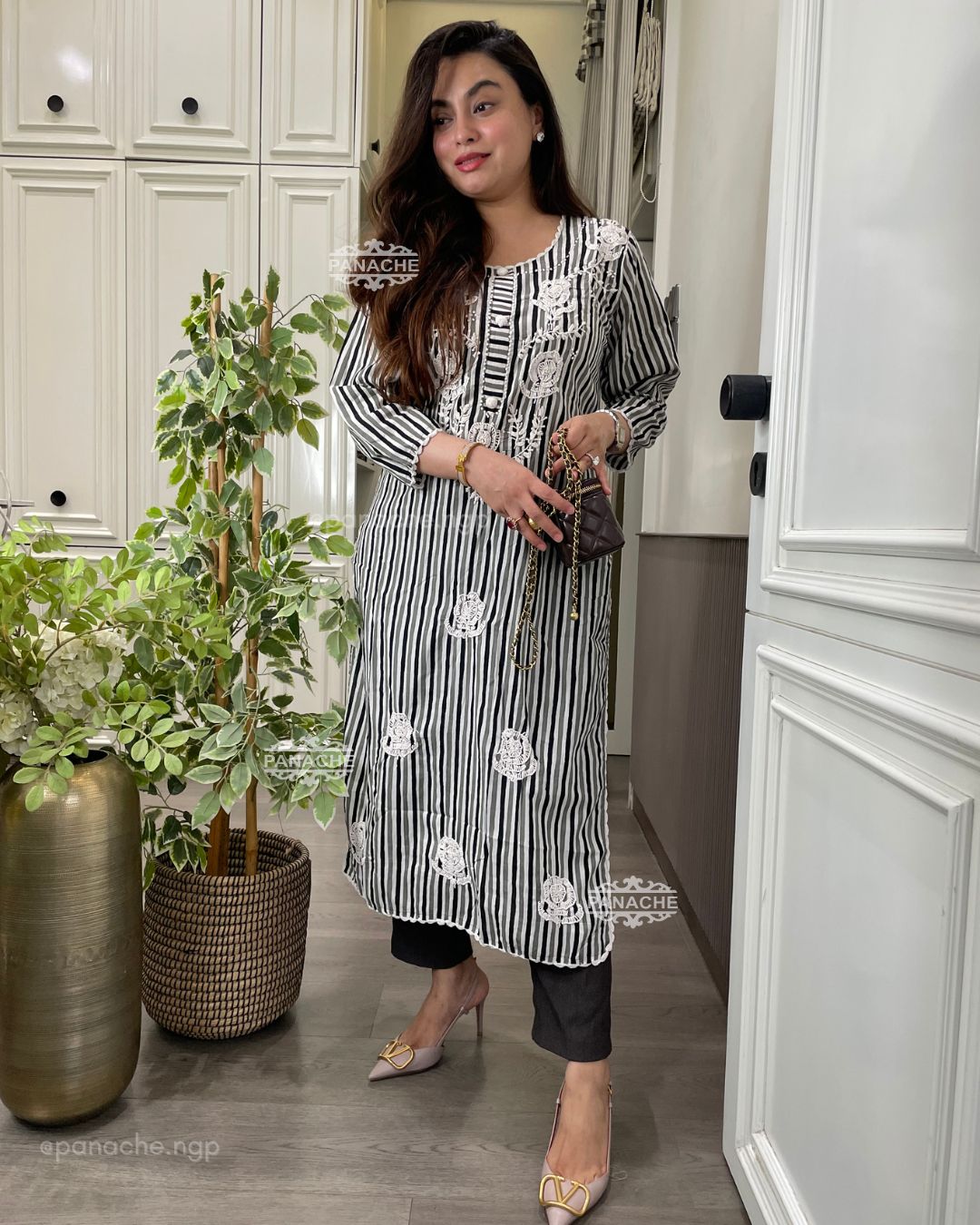 Lakhnavi rose kurti