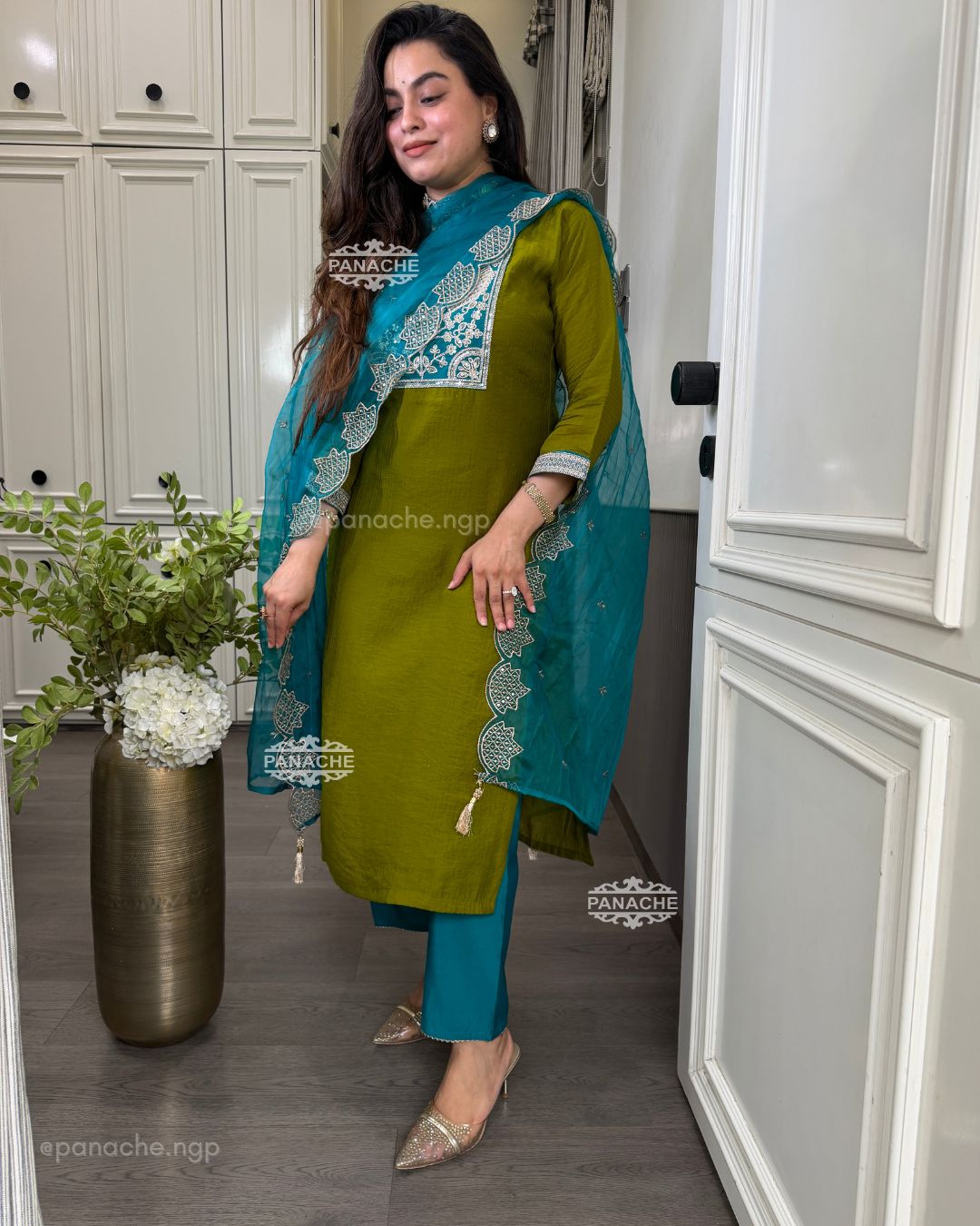Appliqué contrast suit set
