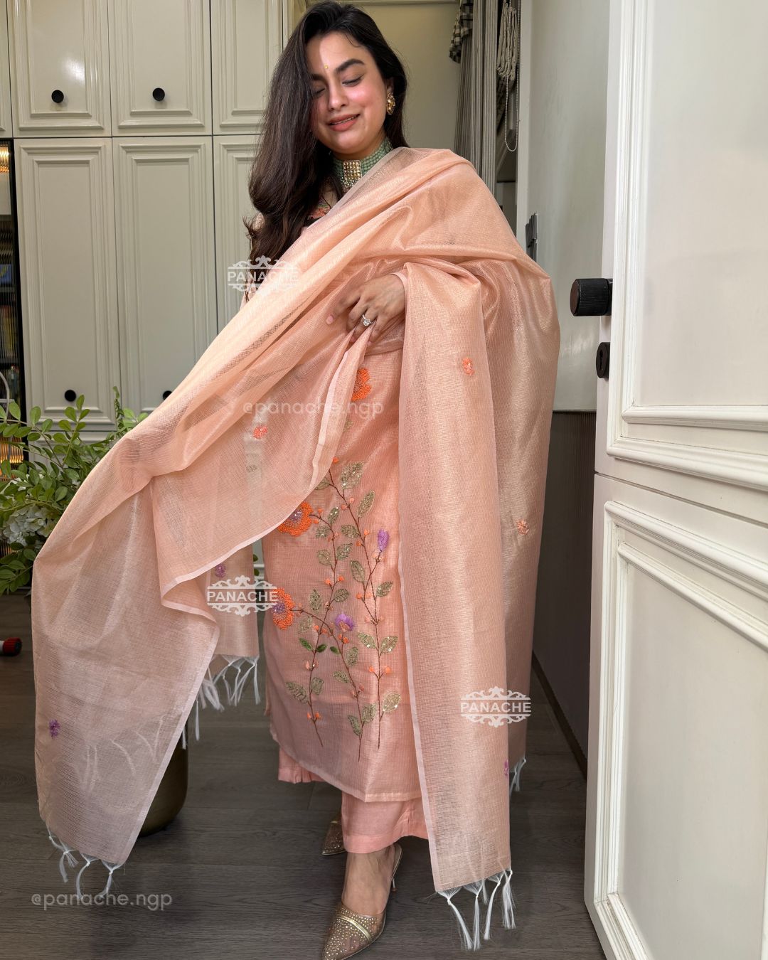 Aabroo katha suit set