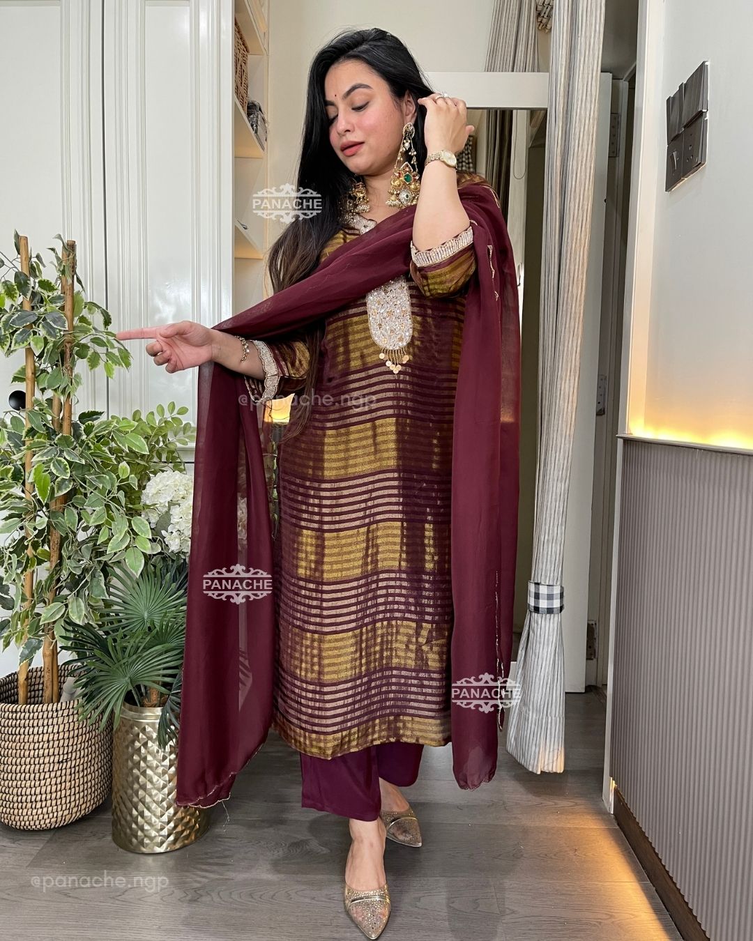 Shades of maroon & gold set