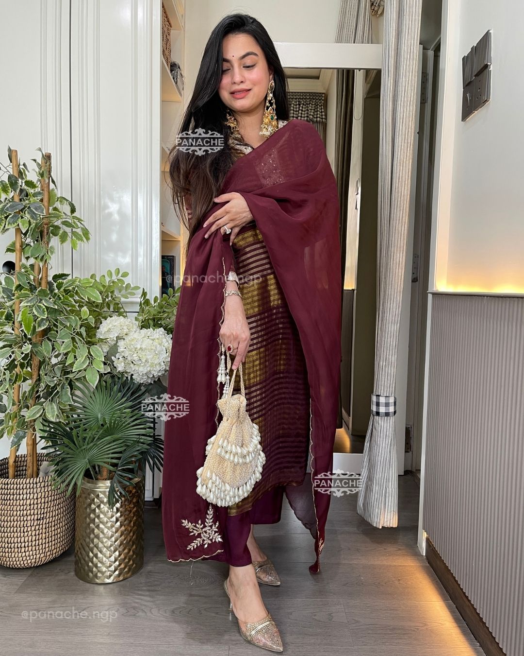 Shades of maroon & gold set