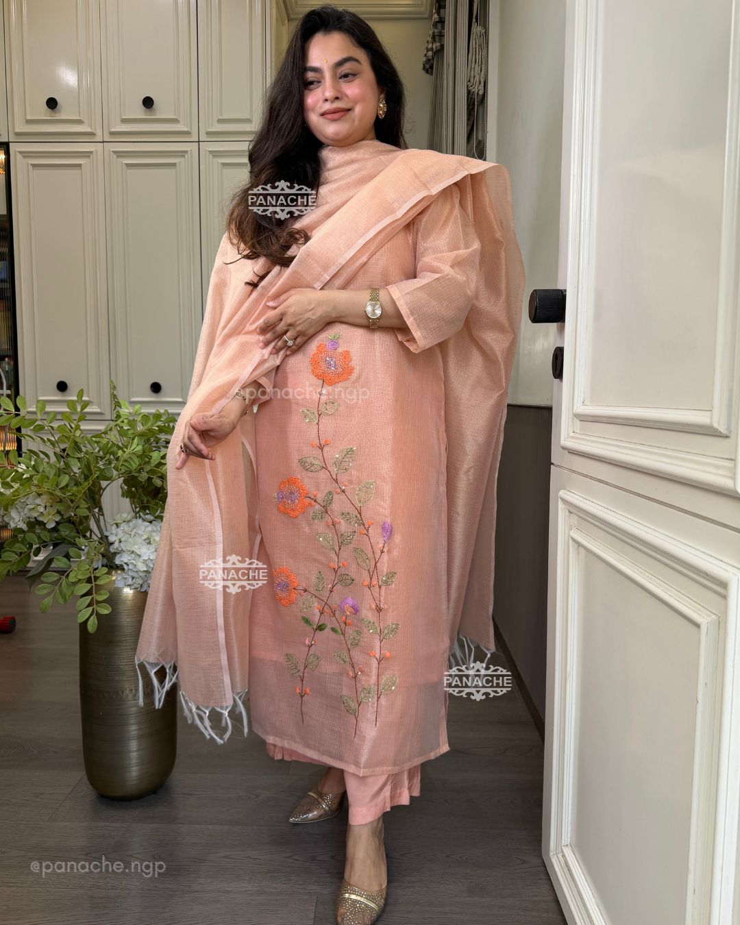 Aabroo katha suit set