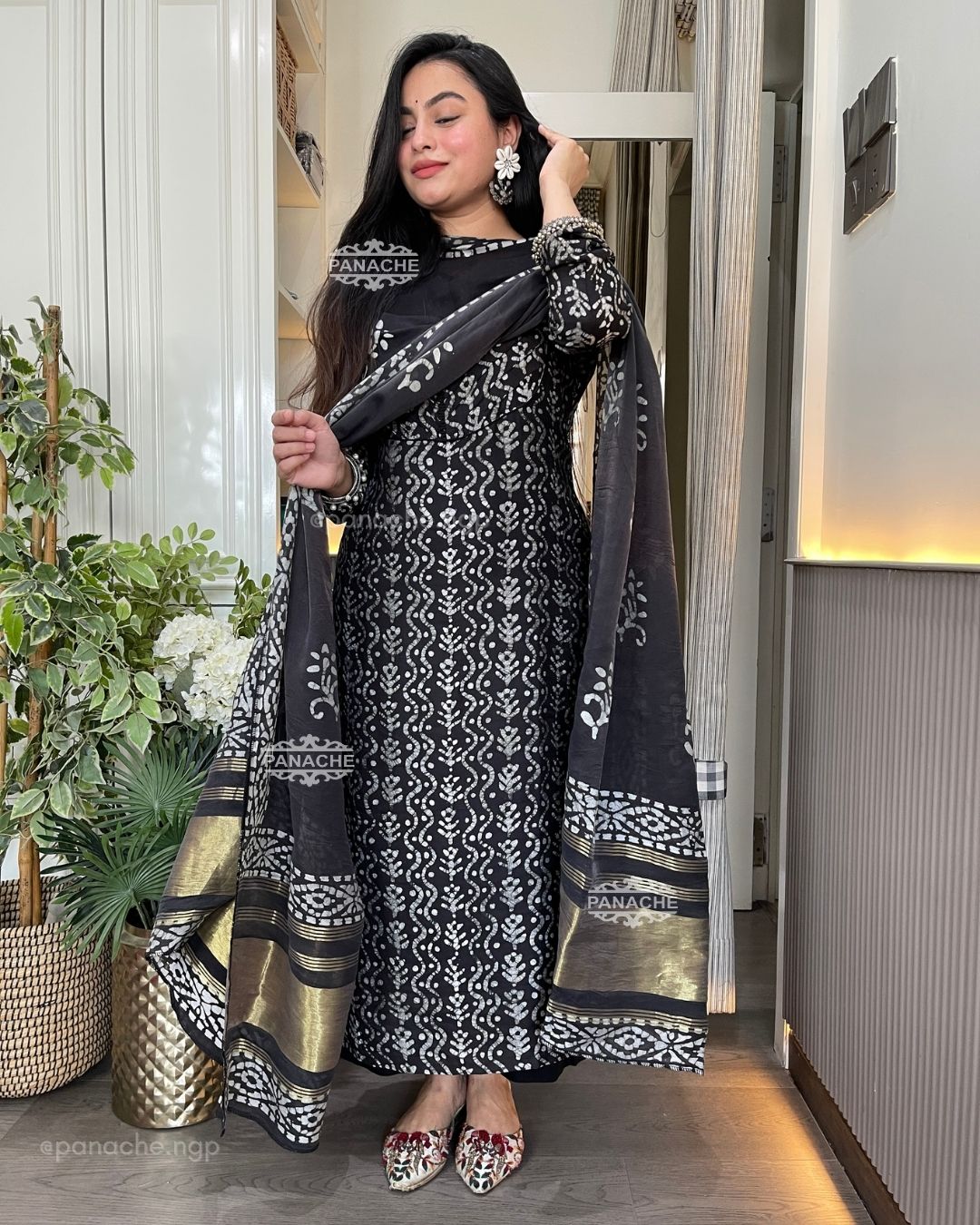 Gajji baatiks with mirror earrings