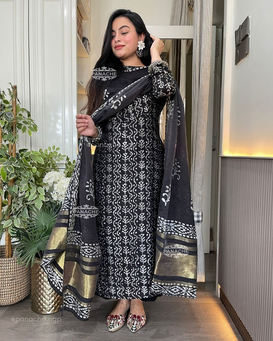 Gajji baatiks with mirror earrings