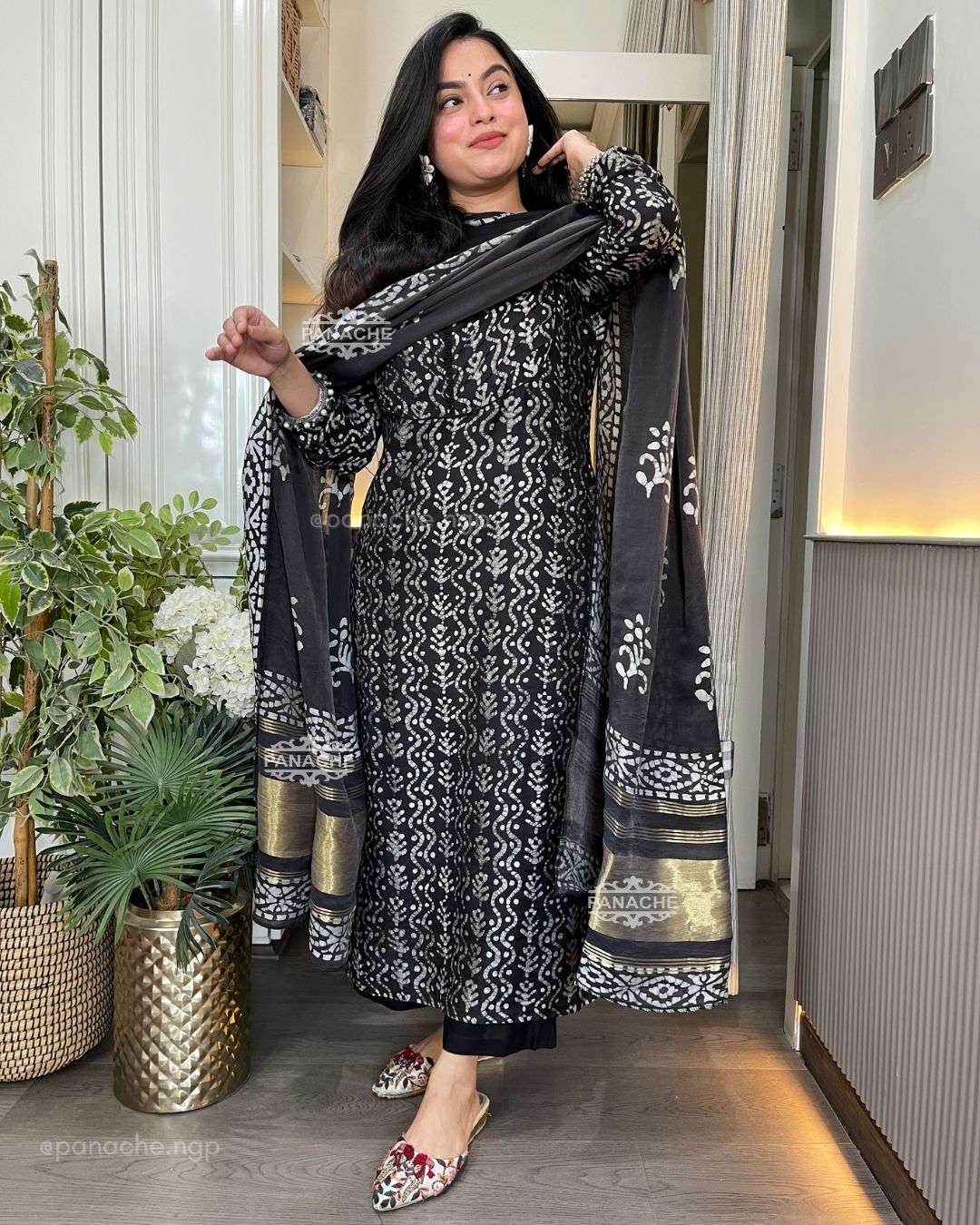 Gajji baatiks with mirror earrings