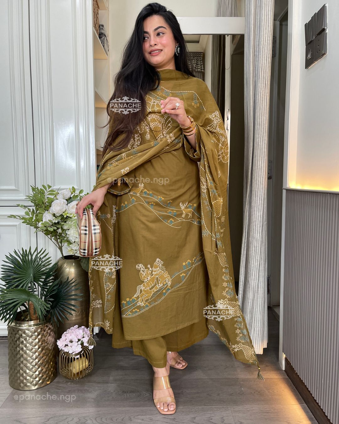 Unique mul suit set
