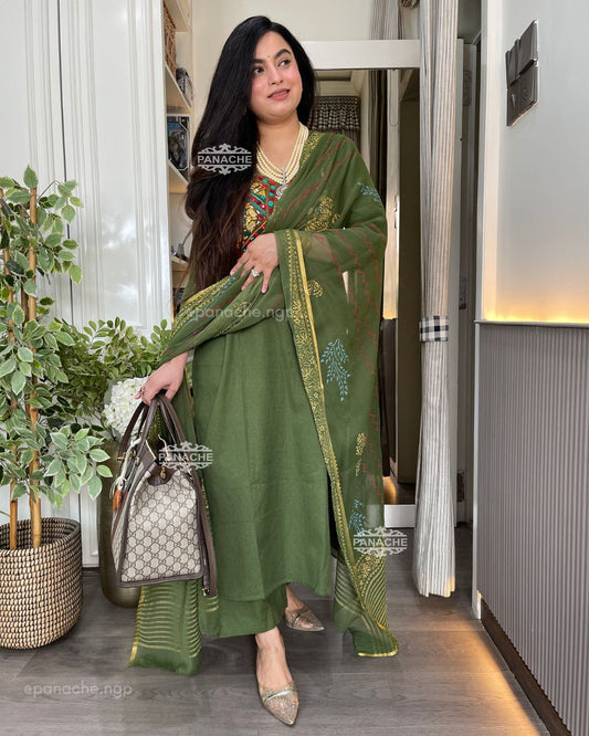 Knot and leaf ensemble set