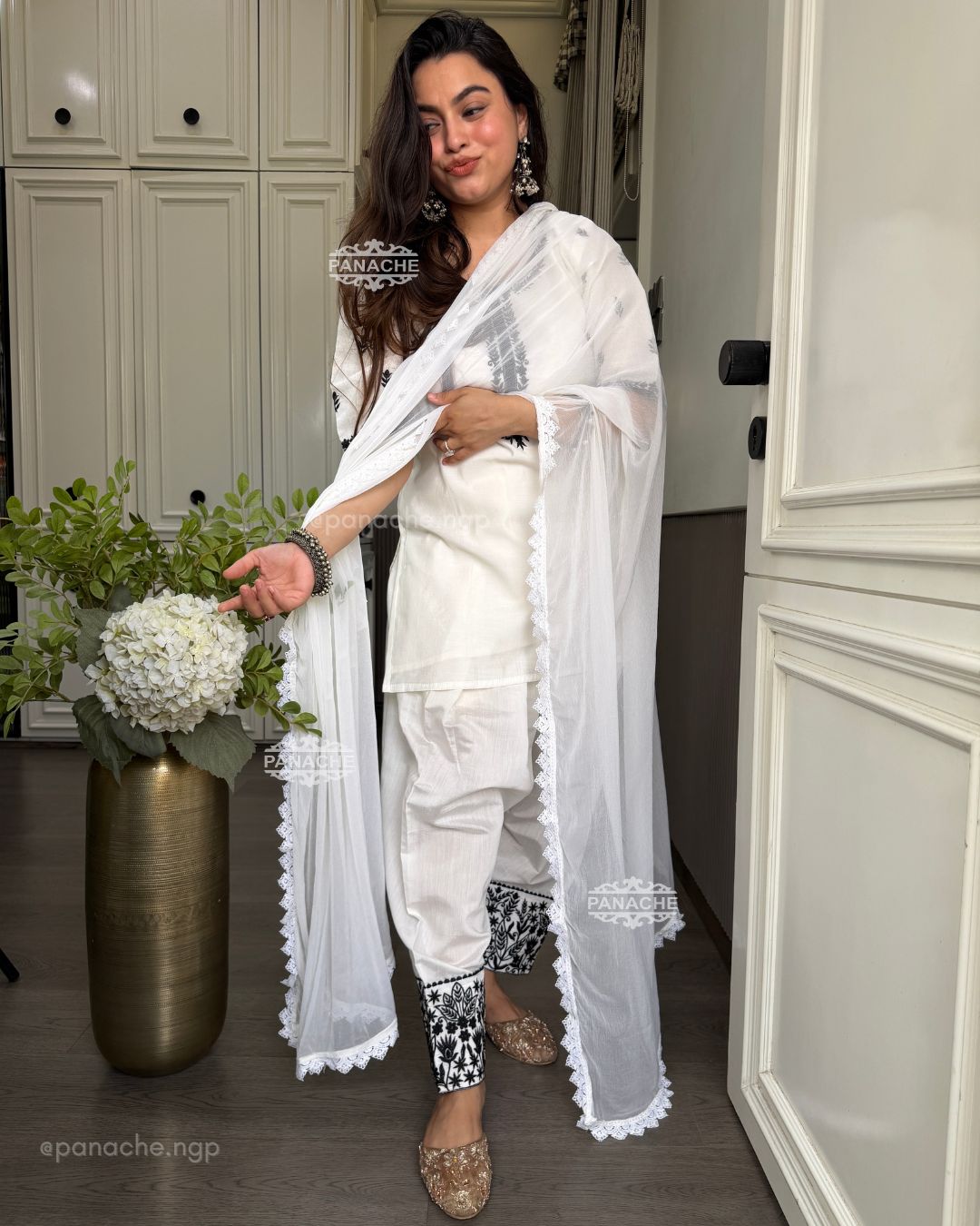 Monochrome farshi cottons