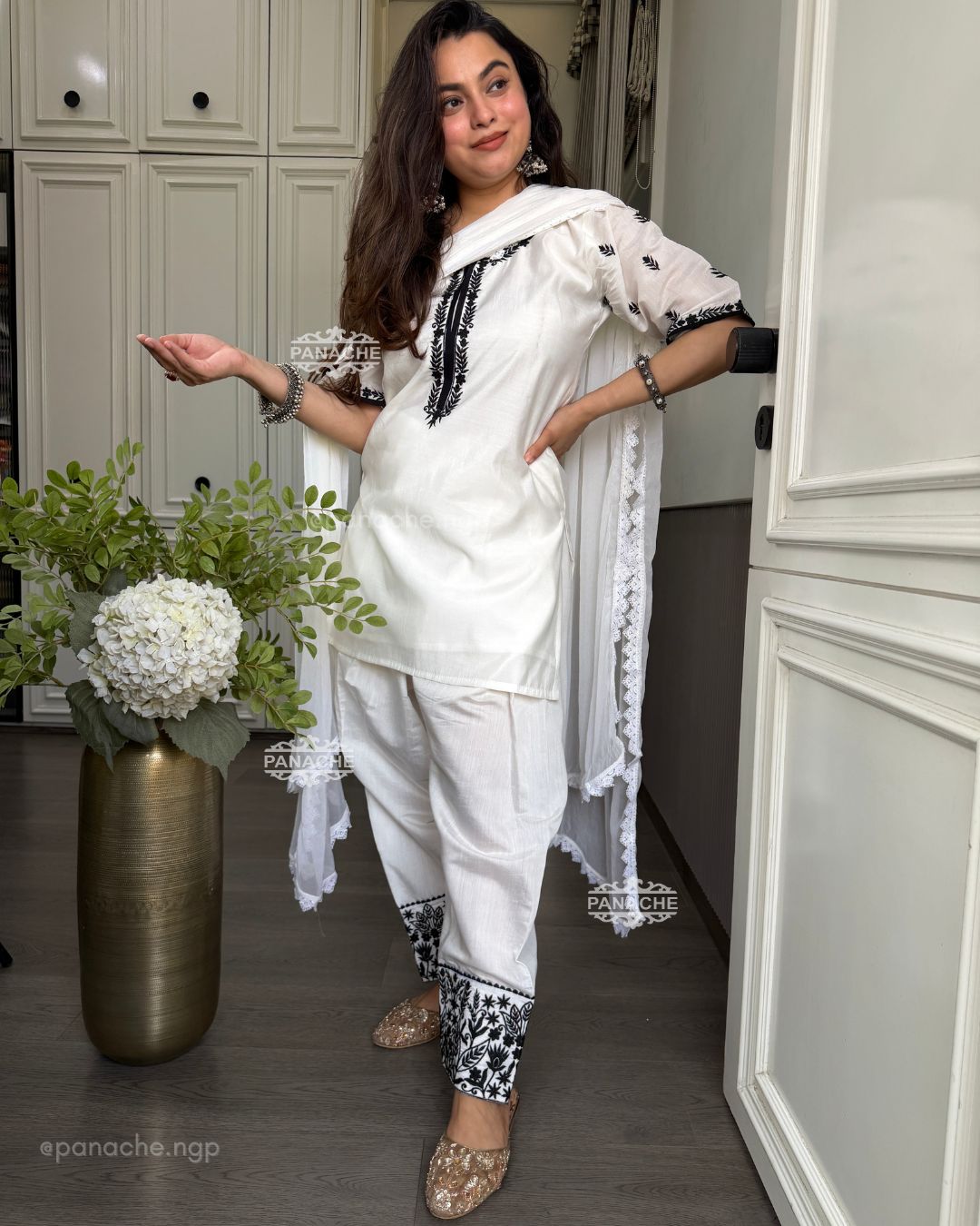 Monochrome farshi cottons