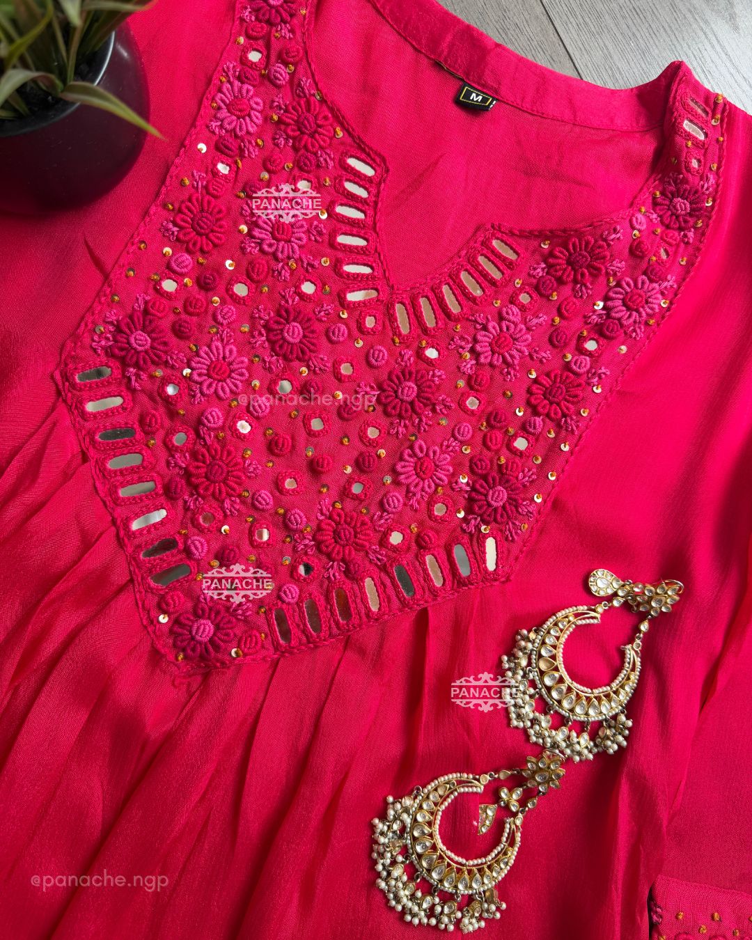 Fuschia mirror and threads set