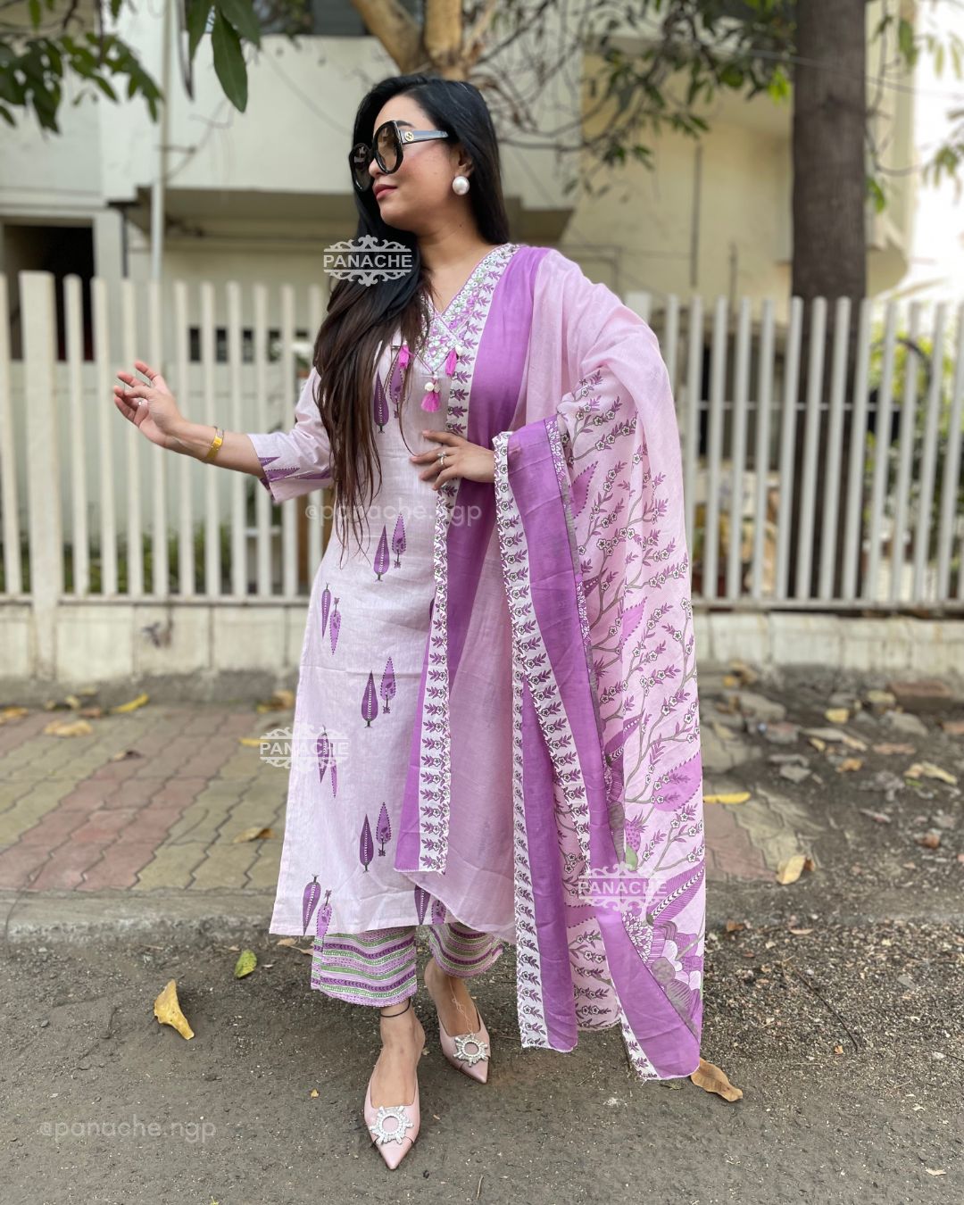 Print on print cotton set with shells and threads v neckline