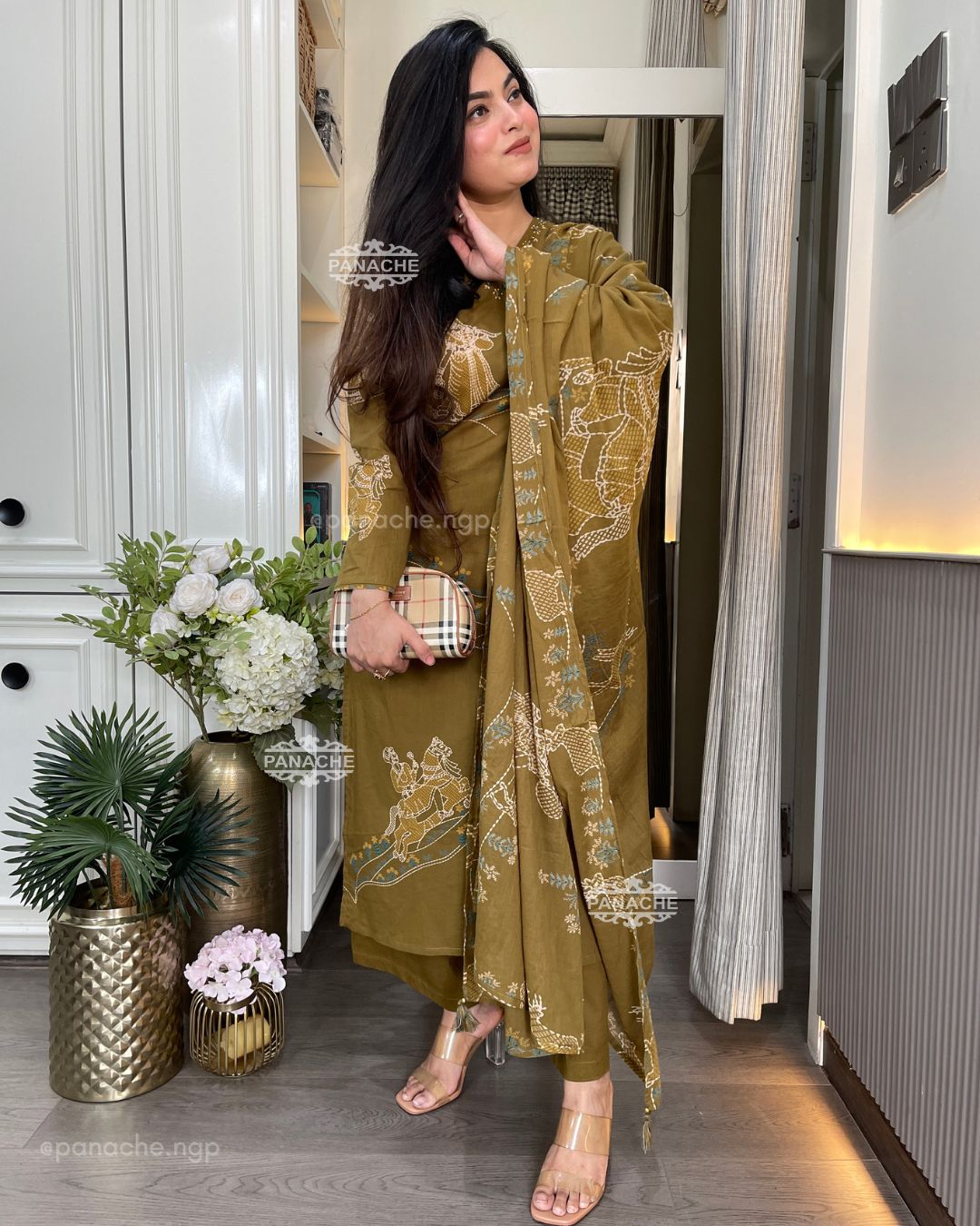 Unique mul suit set